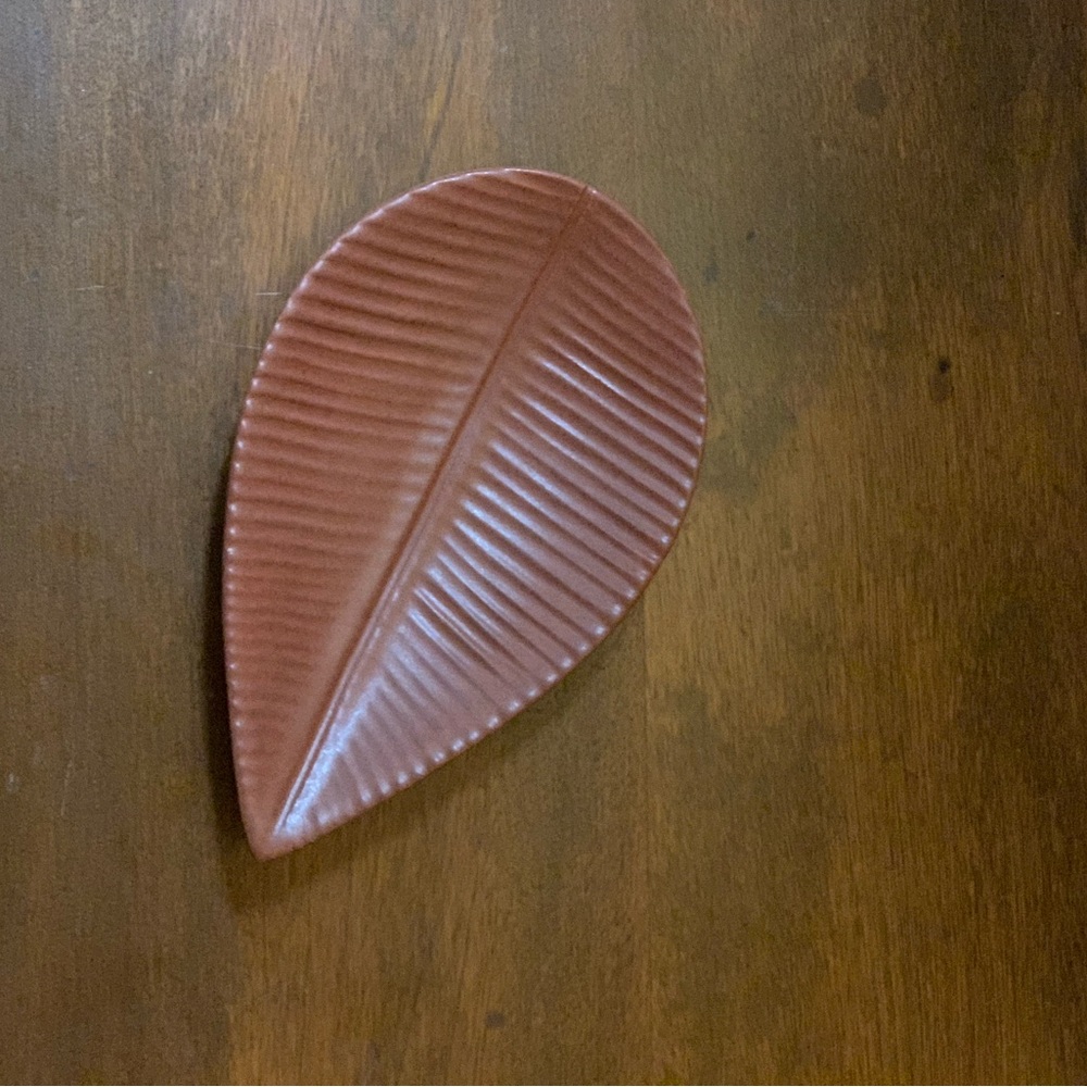 Leaf-Shaped Decorative Tray